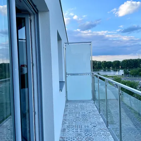 Z Widokiem Na Jezioro I Garazem Lejlighed *