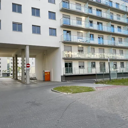 Z Widokiem Na Jezioro I Garazem *