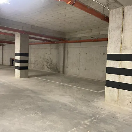 Z Widokiem Na Jezioro I Garazem شقة